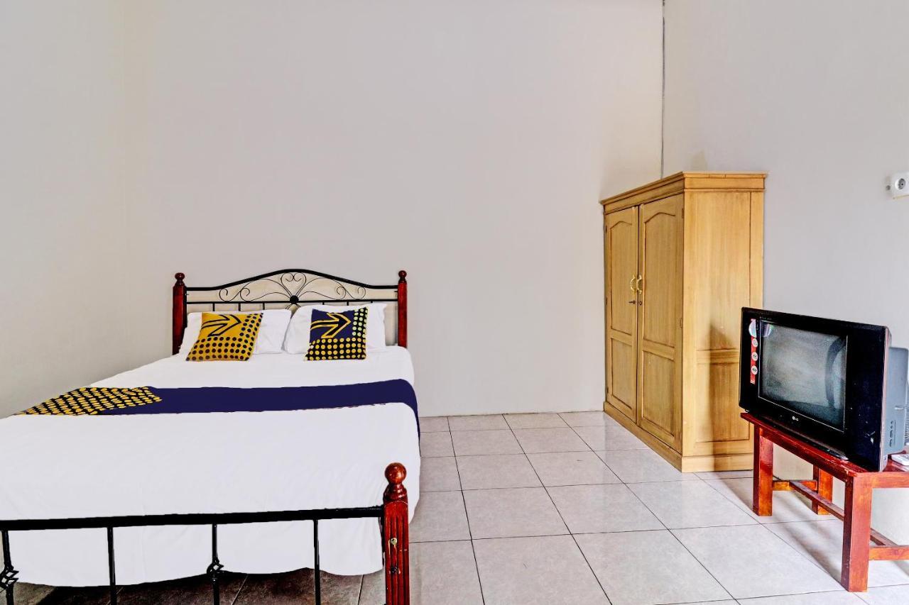 Oyo 92056 Asri Kost Syariah Hotel Jambi Exterior photo